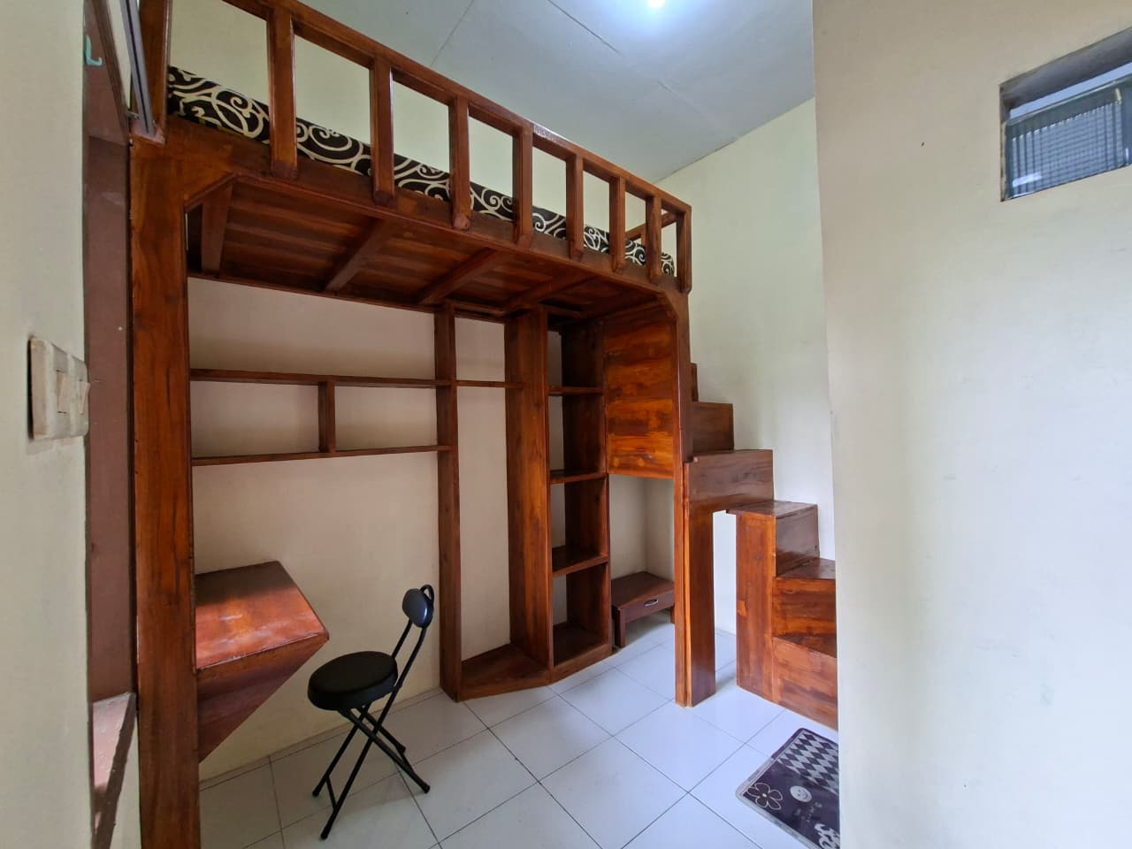 Kamar 32 - Lantai 03